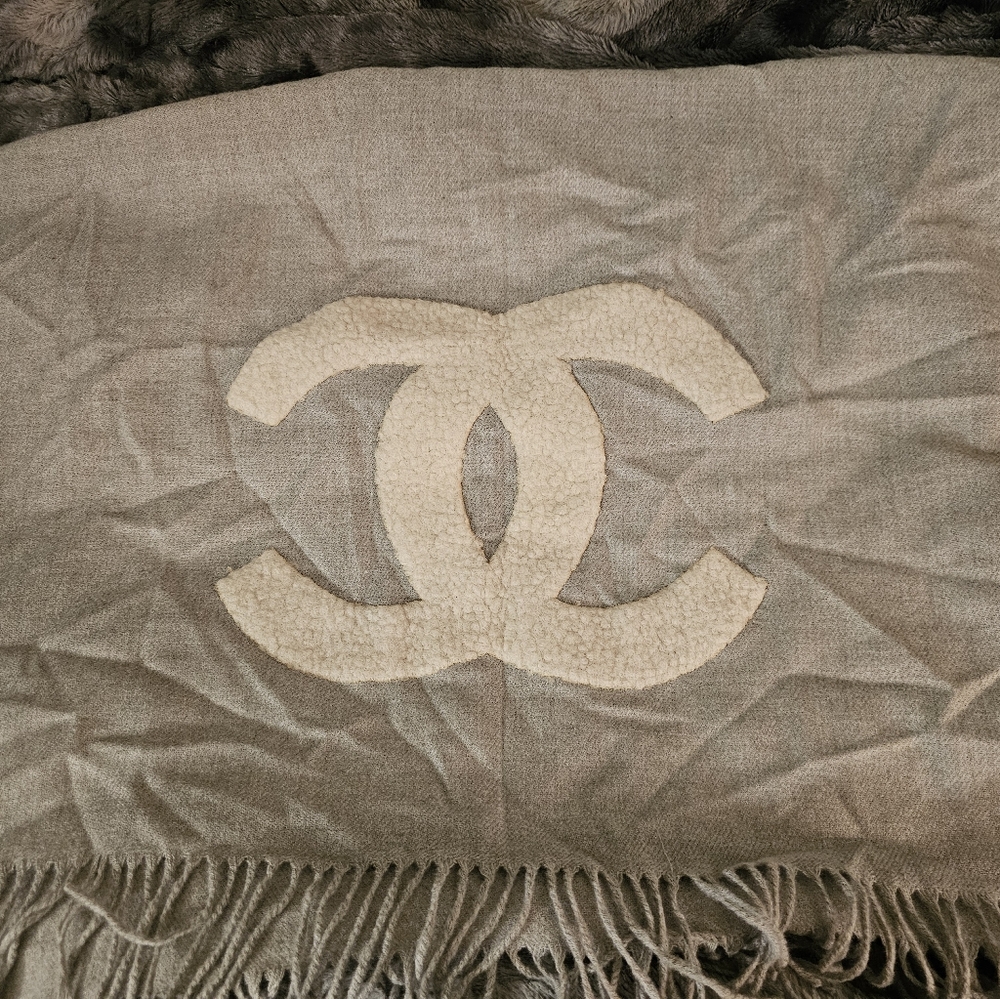 Chanel CC Logo/Letter Scarf/Shawl Cashmere Grey/White